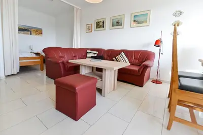 Ein Sitzbereich in der Unterkunft Strandhochhaus SC13
