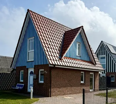 Das Gebäude in dem sich das Ferienhaus befindet