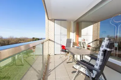 Ein Balkon oder eine Terrasse in der Unterkunft Strandhochhaus 20