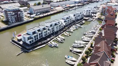 Blick auf einen Fluss in der Nähe des Ferienhauses