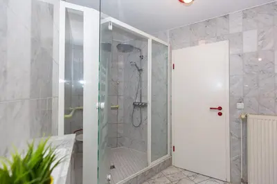 Ein Badezimmer in der Unterkunft Seeterrassen 35