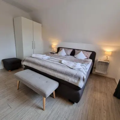 Ein Bett oder Betten in einem Zimmer der Unterkunft Haus Kaiser Appartement 5 Deichseele