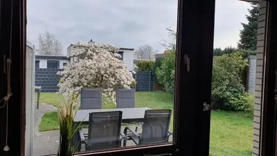 Ein Garten an der Unterkunft Ferienwohnung Meerverliebt