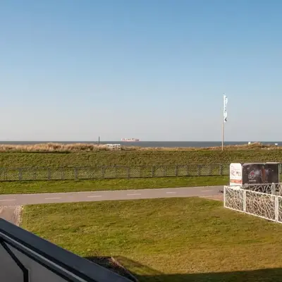 Hanseatic 107