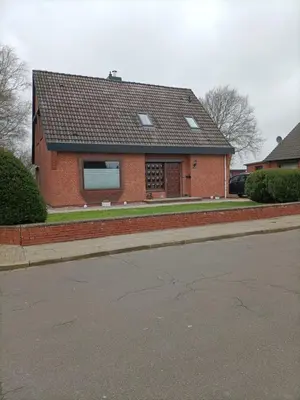 Das Gebäude in dem sich das Ferienhaus befindet