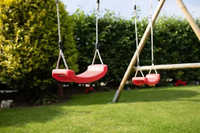 Ein Kinderspielbereich in der Unterkunft Ferienhaus Britschock mit eingezäuntem Garten und Sauna