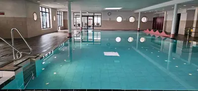 Der Swimmingpool an oder in der Nähe von Windstärke 1