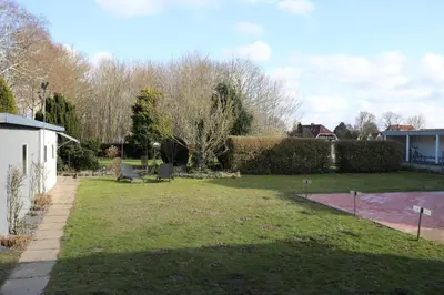 Ein Garten an der Unterkunft Rugenbargsweg 27 Whg 2